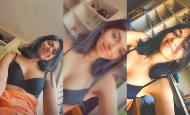 Sexy Desi Girl Shows her Boobs